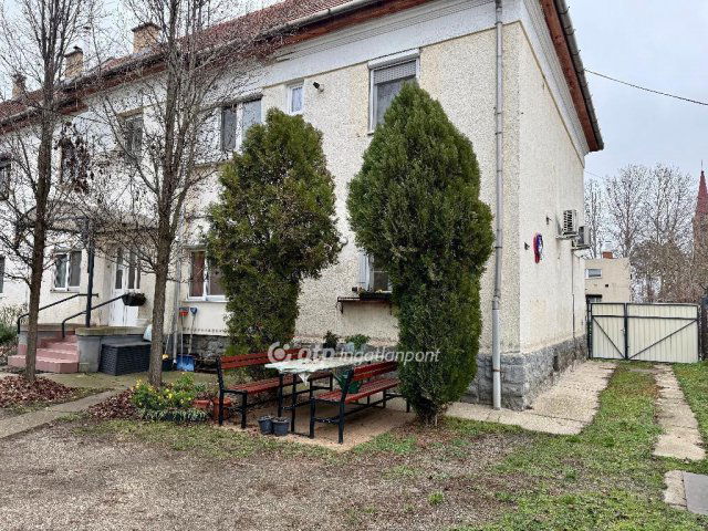 Eladó téglalakás, Debrecenben 69.9 M Ft, 2 szobás