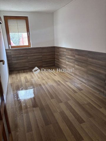 Eladó családi ház, Dömsödön 23.5 M Ft, 4 szobás