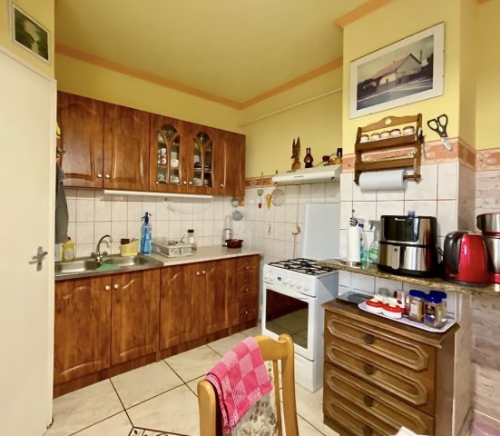 Eladó téglalakás, Kiskunhalason 5.9 M Ft, 2 szobás