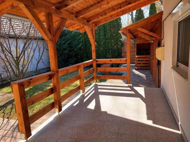 Eladó családi ház, Siófokon 96.9 M Ft, 2 szobás