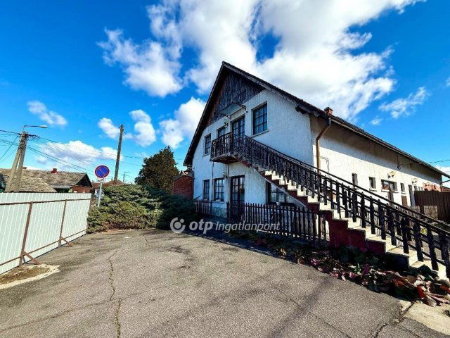 Eladó családi ház, Farmoson 89 M Ft, 5+2 szobás