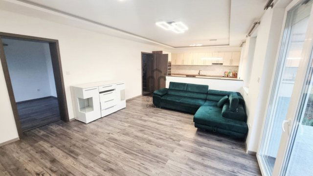 Eladó családi ház, Kerepesen 119.9 M Ft, 5 szobás