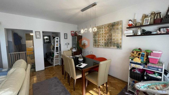Eladó ikerház, Pécsett 185 M Ft, 5 szobás / költözzbe.hu
