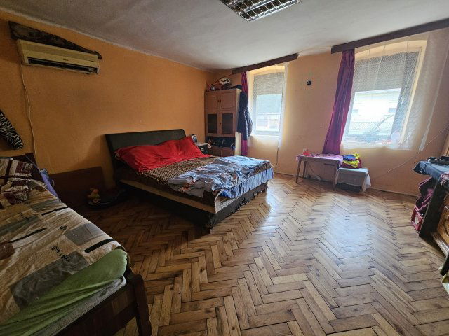 Eladó családi ház, Takácsin 18 M Ft, 3 szobás