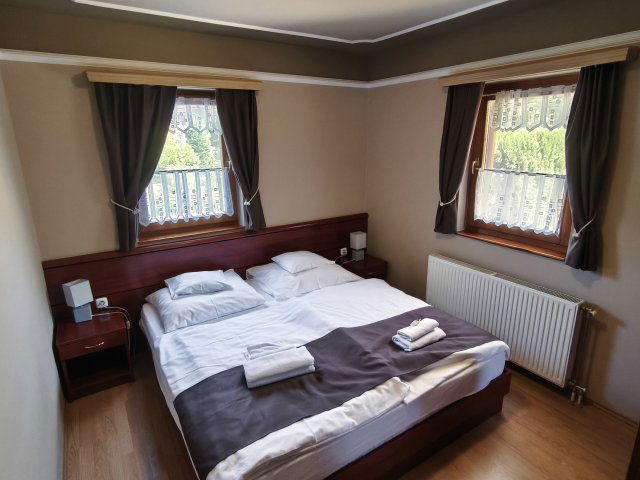 Eladó hotel, Balatonlelleén 404 M Ft, 8 szobás