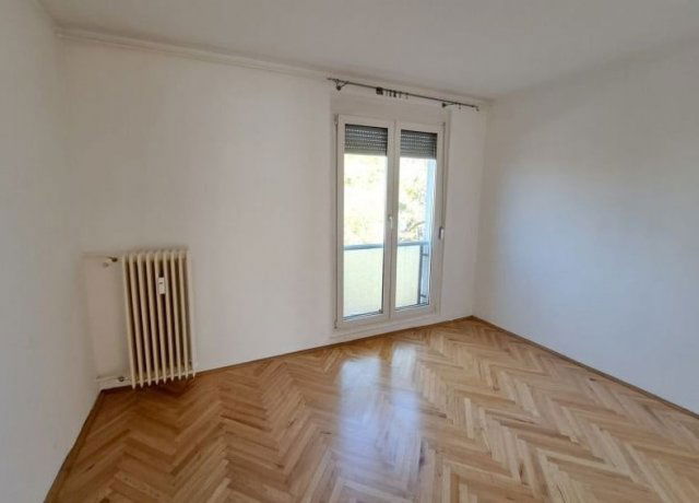 Kiadó panellakás, albérlet, Pécsett 130 E Ft / hó, 2 szobás