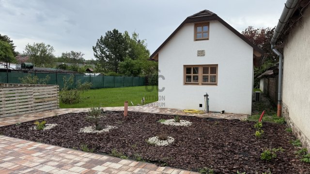 Eladó családi ház, Balatonkenesén 97 M Ft, 6 szobás