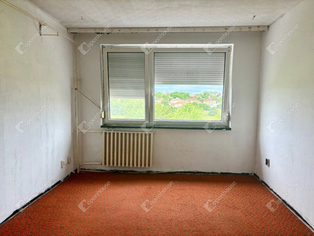 Eladó panellakás, Oroszlányban 23.99 M Ft, 2 szobás