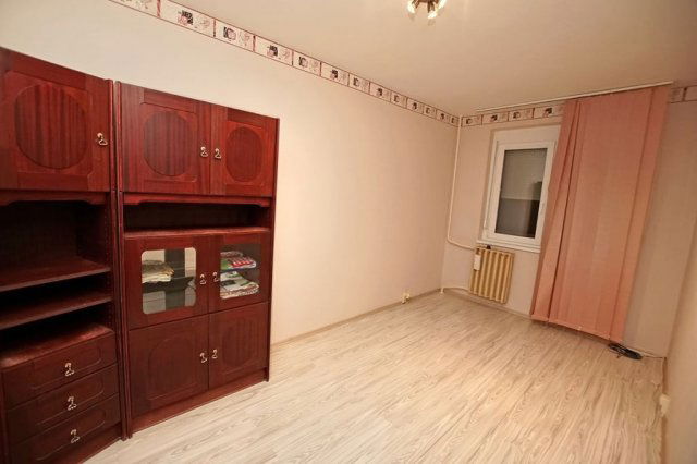 Eladó panellakás, Székesfehérvárott 46.9 M Ft, 2 szobás