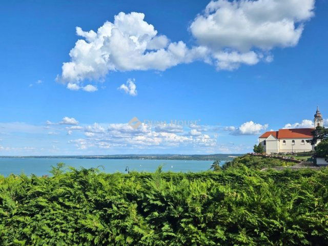 Eladó családi ház, Tihanyban 599 M Ft, 4 szobás