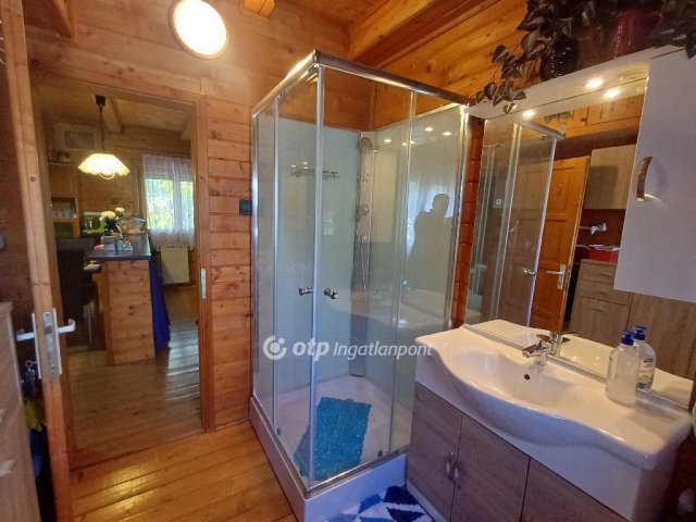 Eladó családi ház, Szigetszentmiklóson 128.5 M Ft, 2+4 szobás