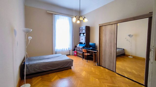 Eladó téglalakás, Budapesten, VI. kerületben 87.5 M Ft, 2 szobás
