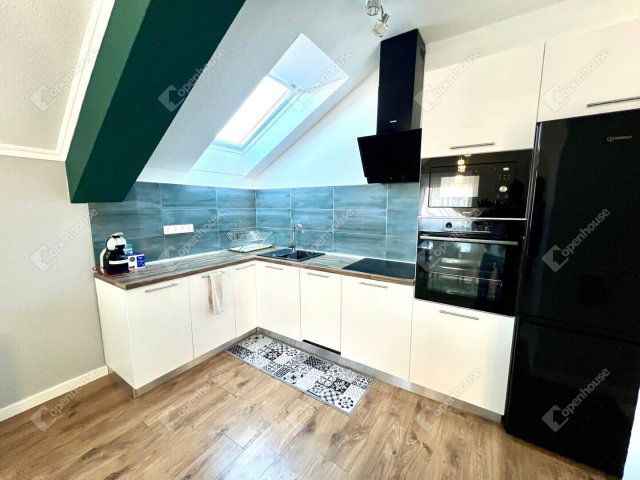 Eladó téglalakás, Siófokon 75 M Ft, 3 szobás