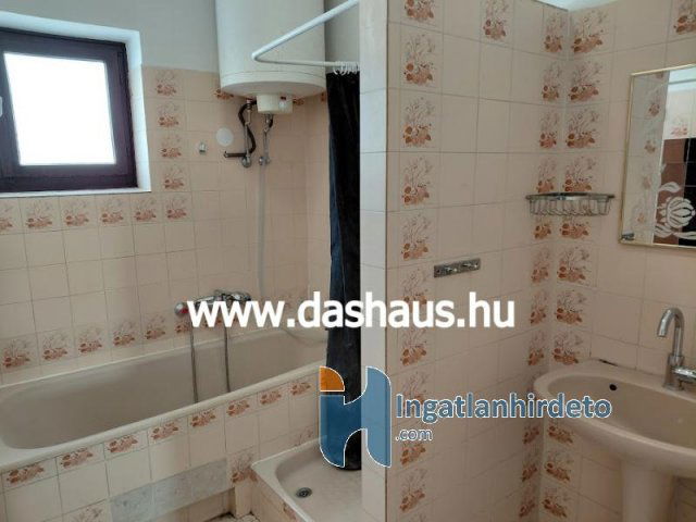 Eladó családi ház, Keszthelyen 130 M Ft, 4+3 szobás