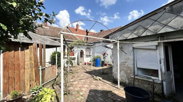 Eladó családi ház, Szombathelyen 49 M Ft, 3+1 szobás