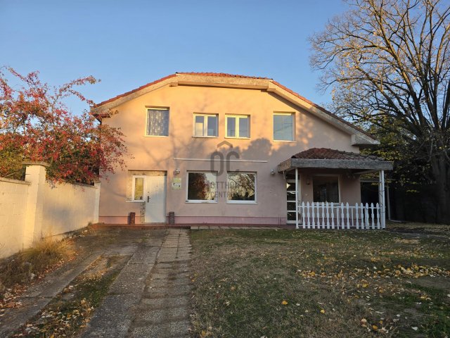 Eladó családi ház, Dunakeszin 138 M Ft, 6 szobás