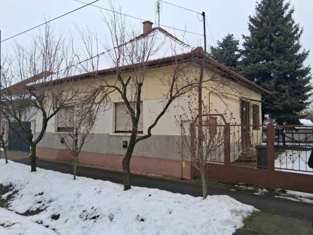 Eladó családi ház, Békéscsabán 18.5 M Ft, 2 szobás