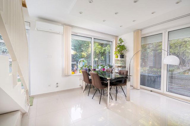 Eladó téglalakás, Budapesten, III. kerületben 189.9 M Ft