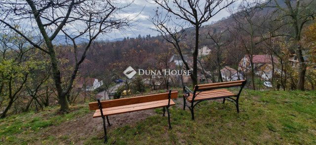 Eladó családi ház, Nagymaroson 169 M Ft, 3+1 szobás