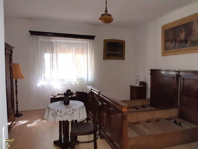 Eladó családi ház, Szabadszálláson 9.5 M Ft, 2 szobás