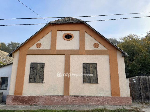 Eladó családi ház, Bátaszéken 8.9 M Ft, 3 szobás