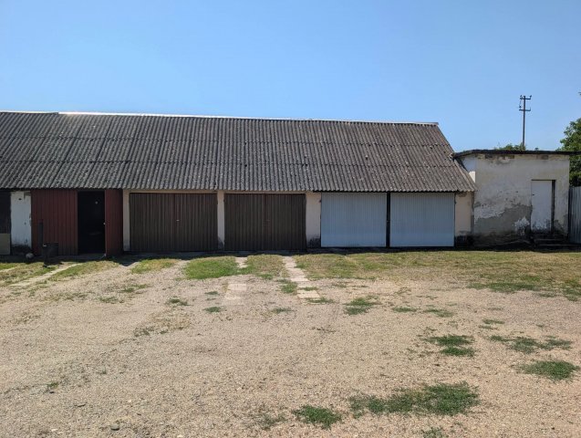 Eladó téglalakás, Szatmárcsekén 43.99 M Ft, 6+2 szobás