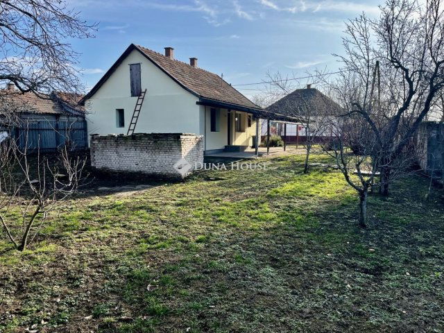 Eladó családi ház, Jánoshalmán 9.7 M Ft, 2 szobás