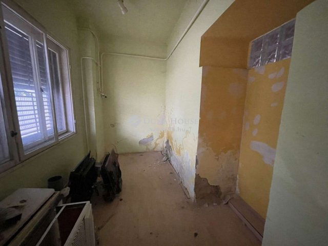 Eladó családi ház, Kecskeméten 18 M Ft, 2 szobás
