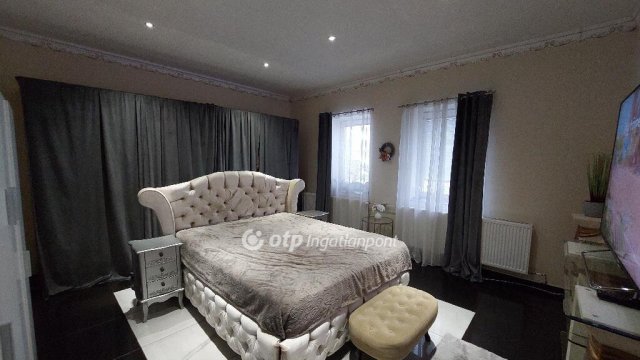 Eladó sorház, Kisújszálláson 13 M Ft, 2 szobás