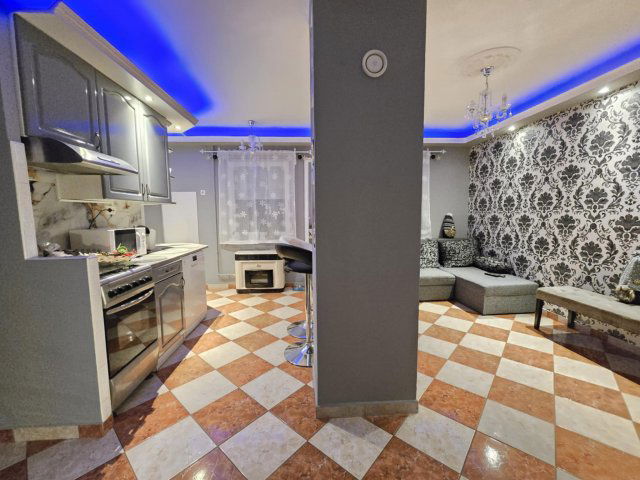 Eladó téglalakás, Dombóváron 32.9 M Ft, 2+1 szobás