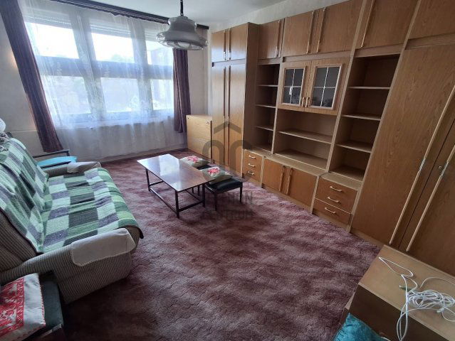 Kiadó téglalakás, albérlet, Cegléden 130 E Ft / hó, 3 szobás