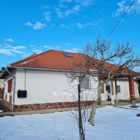 Eladó családi ház, Kaposújlakon 94 M Ft, 5 szobás