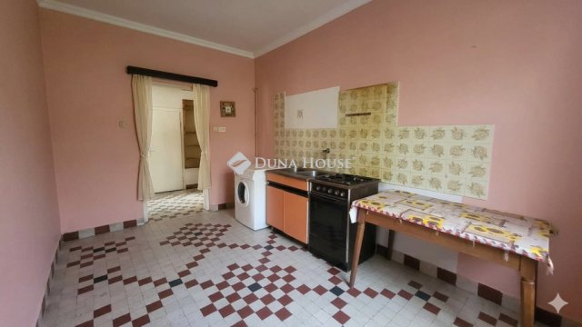 Eladó családi ház, Pálmonostorán 16.5 M Ft, 2 szobás