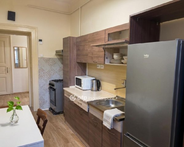 Eladó téglalakás, Budapesten, VIII. kerületben 65 M Ft, 4 szobás