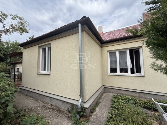 Eladó családi ház, Székesfehérvárott 49.9 M Ft, 3 szobás