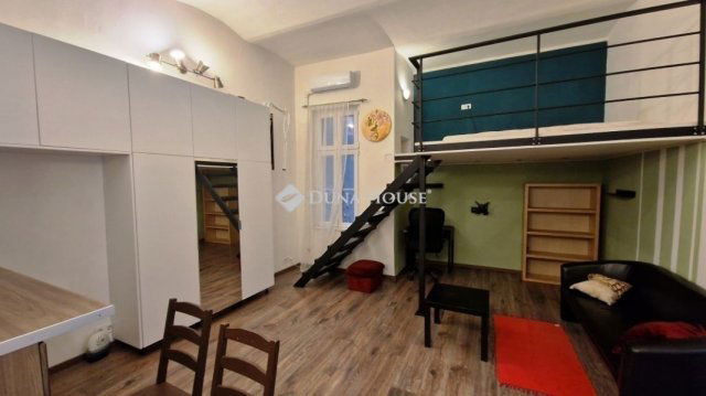 Eladó téglalakás, Budapesten, VIII. kerületben 50 M Ft, 2 szobás