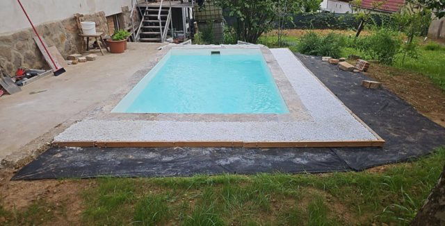 Eladó családi ház, Pécsett 79.9 M Ft, 6 szobás