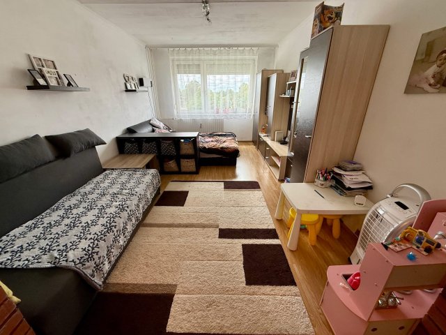 Eladó panellakás, Móron 41.5 M Ft, 2 szobás