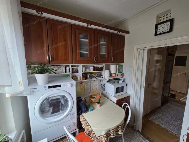 Eladó téglalakás, Gyulán 31.99 M Ft, 2 szobás