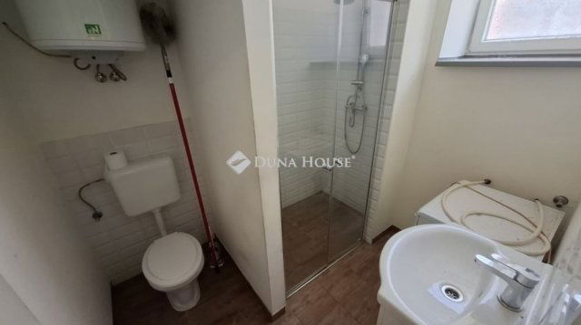 Eladó üzlethelyiség, Budapesten, III. kerületben 59 M Ft