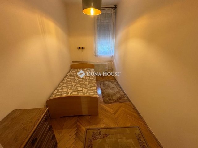 Kiadó téglalakás, albérlet, Kecskeméten 135 E Ft / hó