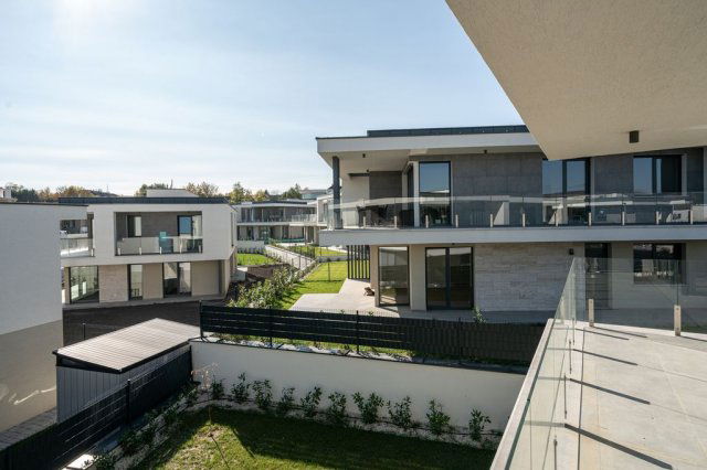 Eladó téglalakás, Törökbálinton 175.9 M Ft, 4 szobás