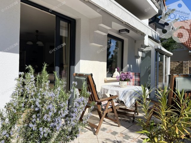 Eladó családi ház, Kecskeméten 182.8 M Ft, 7 szobás