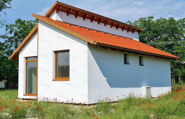 Eladó családi ház, Balatonszárszón 56.5 M Ft
