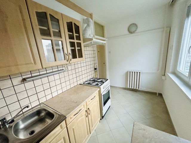 Eladó panellakás, Győrött 51 M Ft, 2+1 szobás