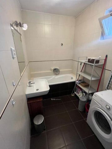 Kiadó téglalakás, albérlet, Pécsett 180 E Ft / hó, 3 szobás