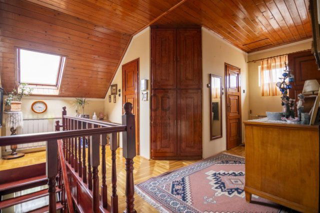 Eladó családi ház, Vecsésen 165 M Ft, 5 szobás