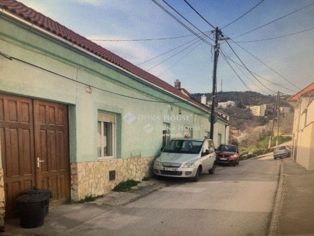 Eladó téglalakás, Pécsett, Majtényi Ferenc utcában 15 M Ft