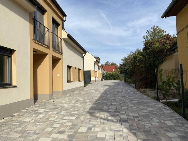 Eladó téglalakás, Balatonszárszón 102.346 M Ft, 4 szobás