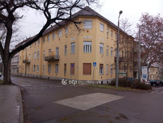 Eladó téglalakás, Egerben 45.9 M Ft, 2+1 szobás